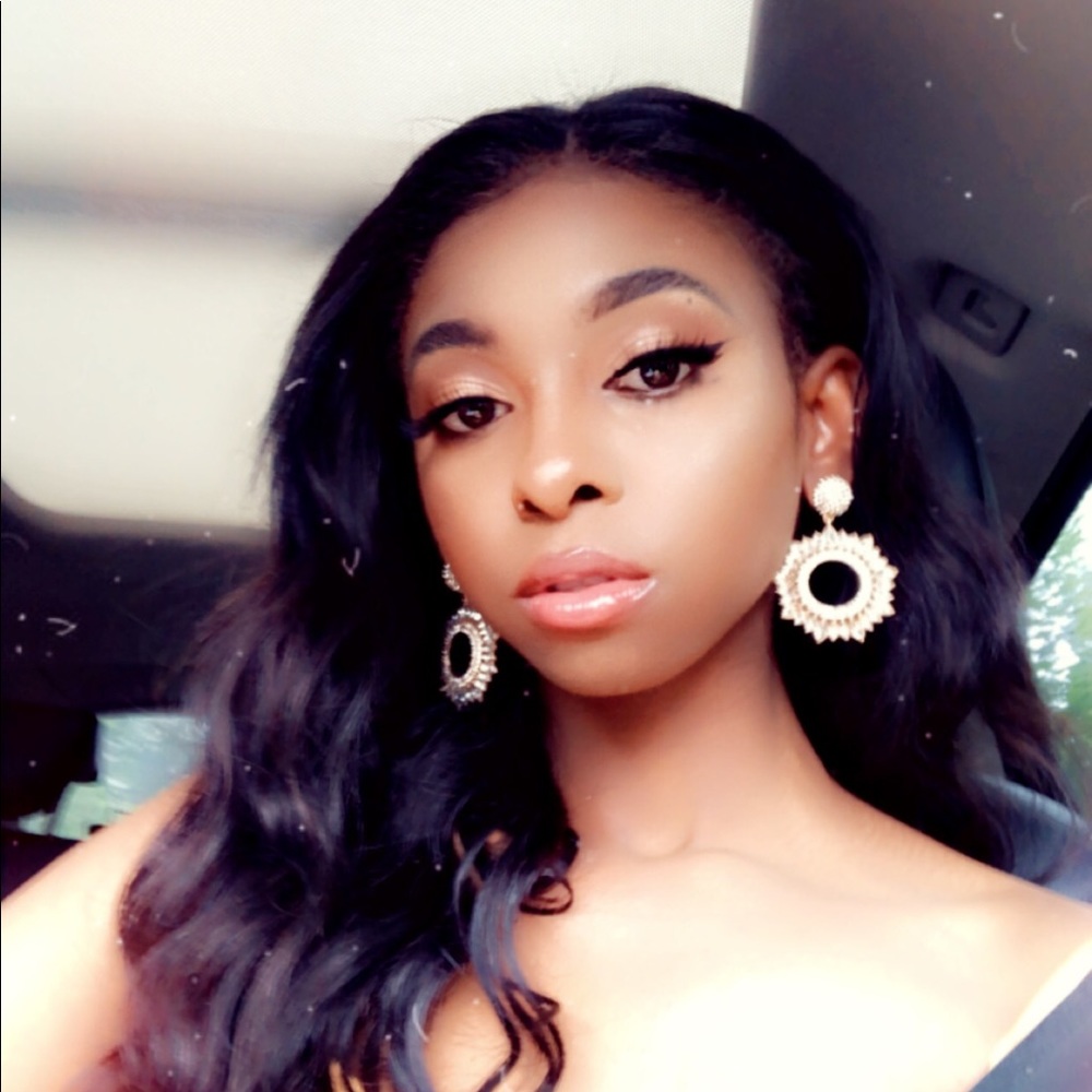 Meet your Posher, Aerielle